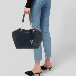 Michael Kors jet set tote bag